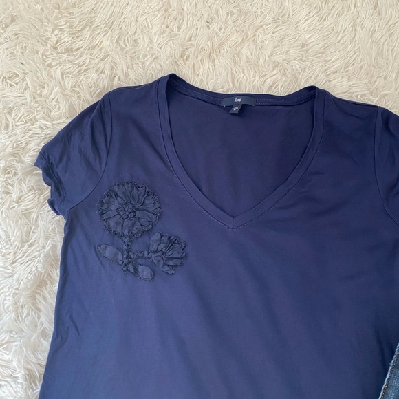 Gap Navy V-Neck Top - Picture 2 of 3